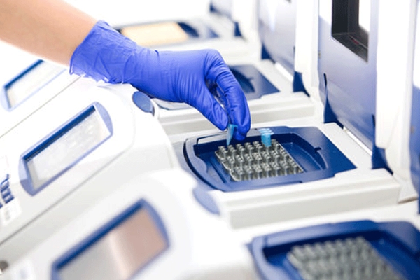 අලුතින් ඉදිකල රසායනාගාරයේ PCR කට්ටල කල් ඉකුත්වෙලා