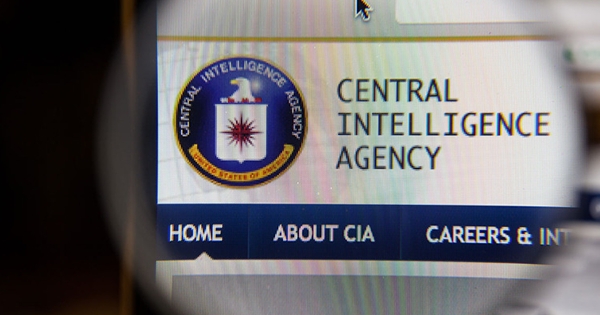 ලෝකයම අමාරුවේ දාන CIA රහස් මෙහෙයුමට වැඩ වරදී - රුසියානු සයිබර් නිර්මාණ ශිල්පිනියක් සියල්ල හෙළි කරයි